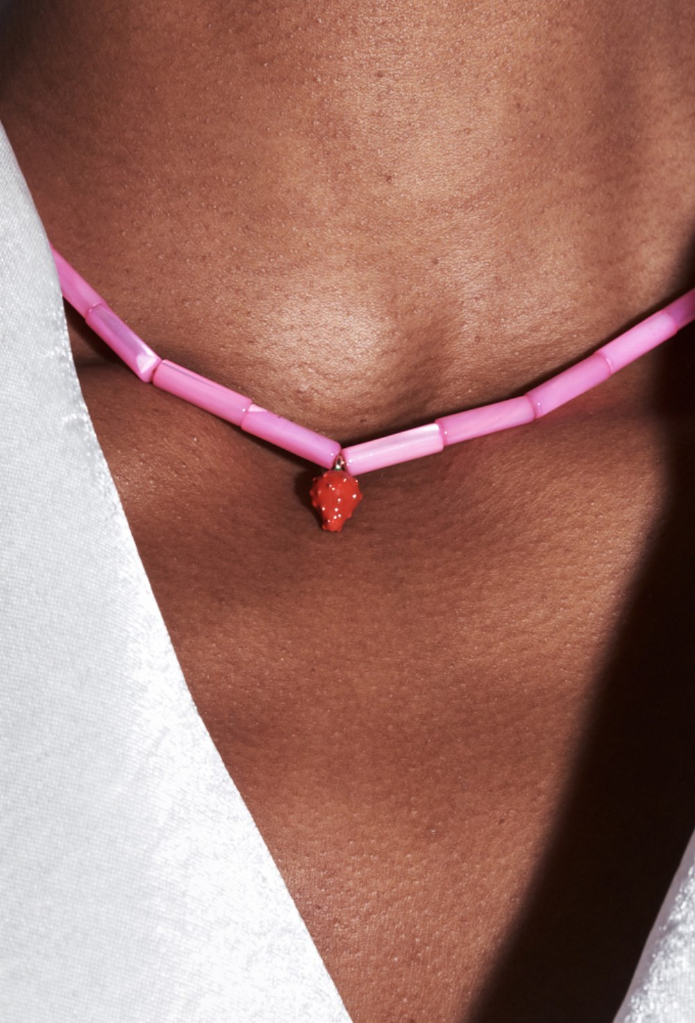 Choker with Strawberry pendant Gold - фото 122414