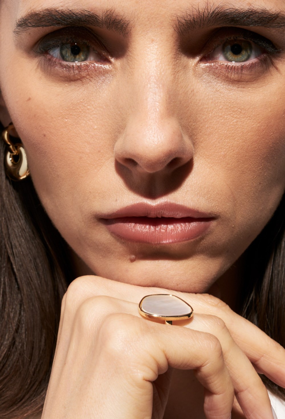 Asymmetric signet ring with mother of pearl Gold - фото 122626