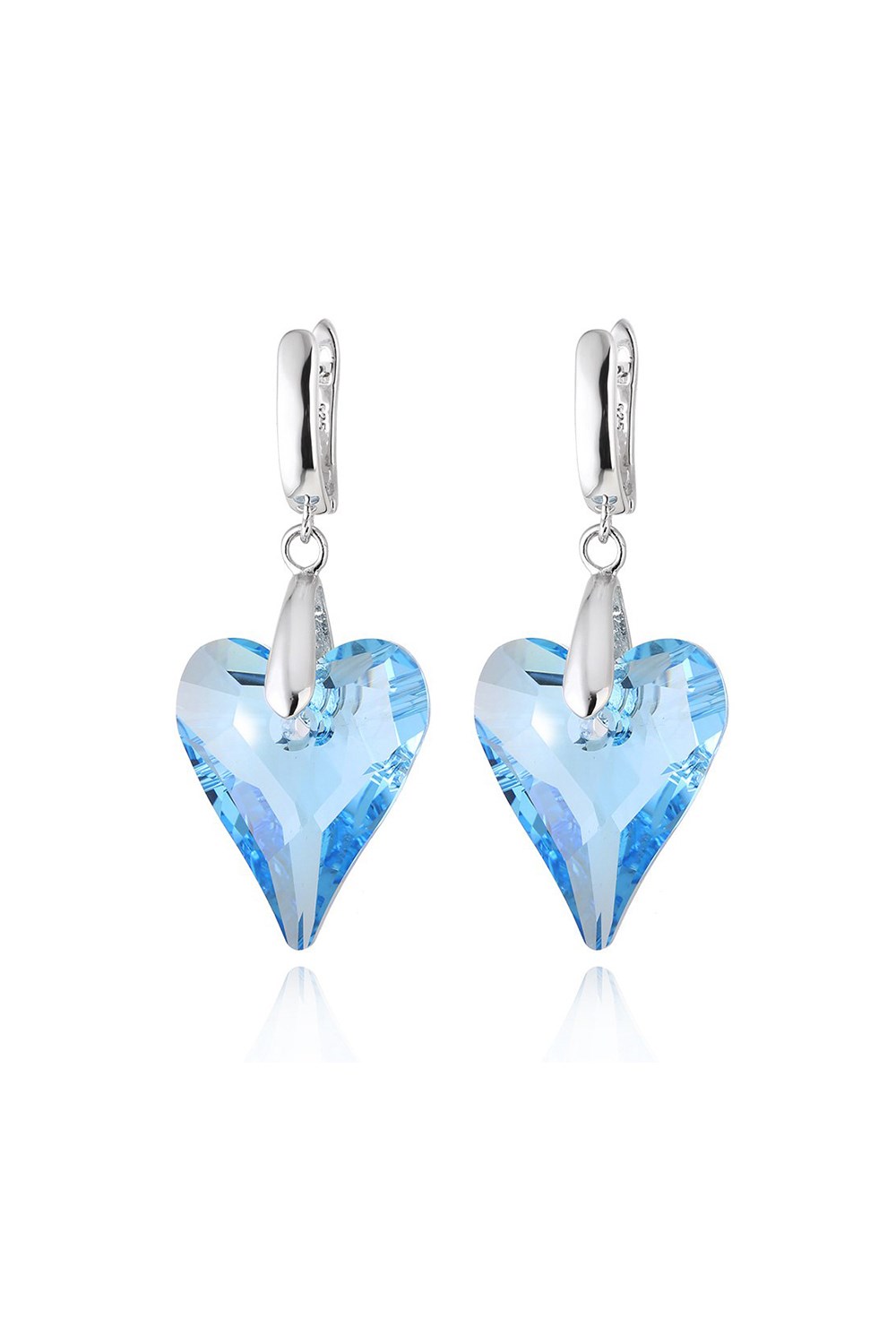 Stud earrings in a scattering of Majorcan - фото 123385