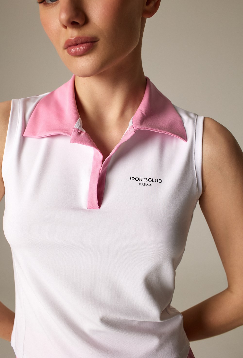 Топ «Iconic» в белом цвете с розовым воротником - фото 123660