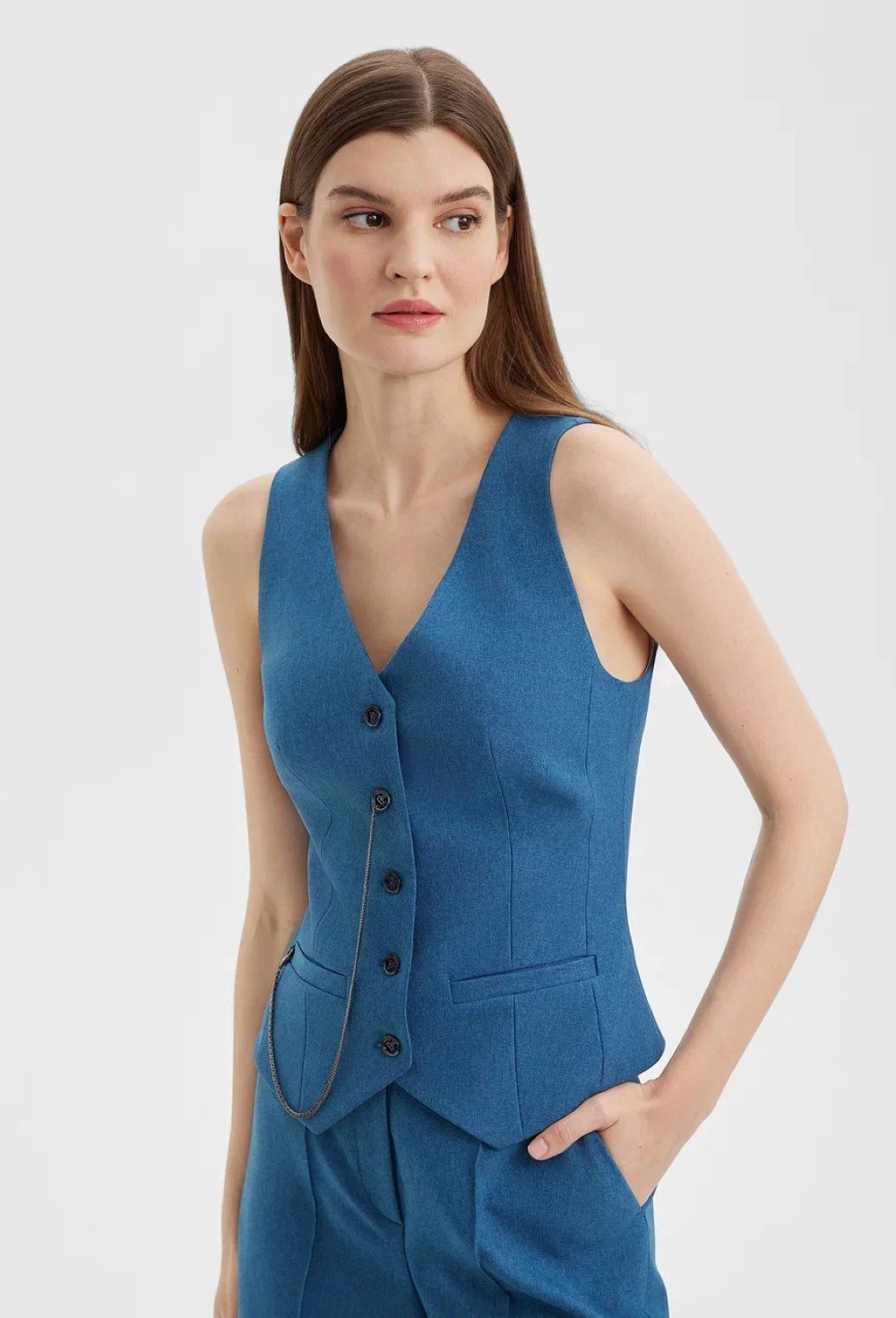 Жилет с цепочкой - фото 125827