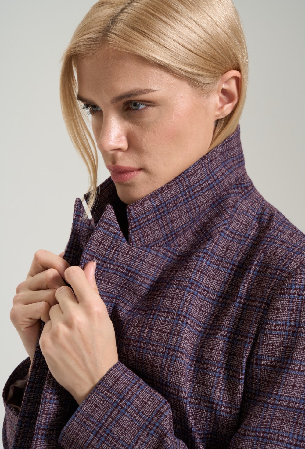 Двубортный жакет в клетку с лацканами - фото 125930