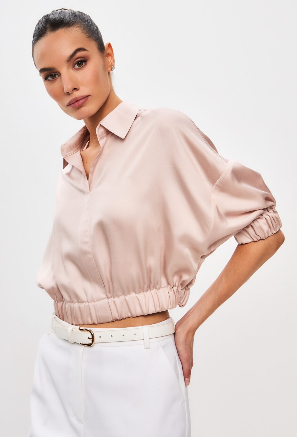 Укороченная блуза из тенселя на резинке - фото 126505