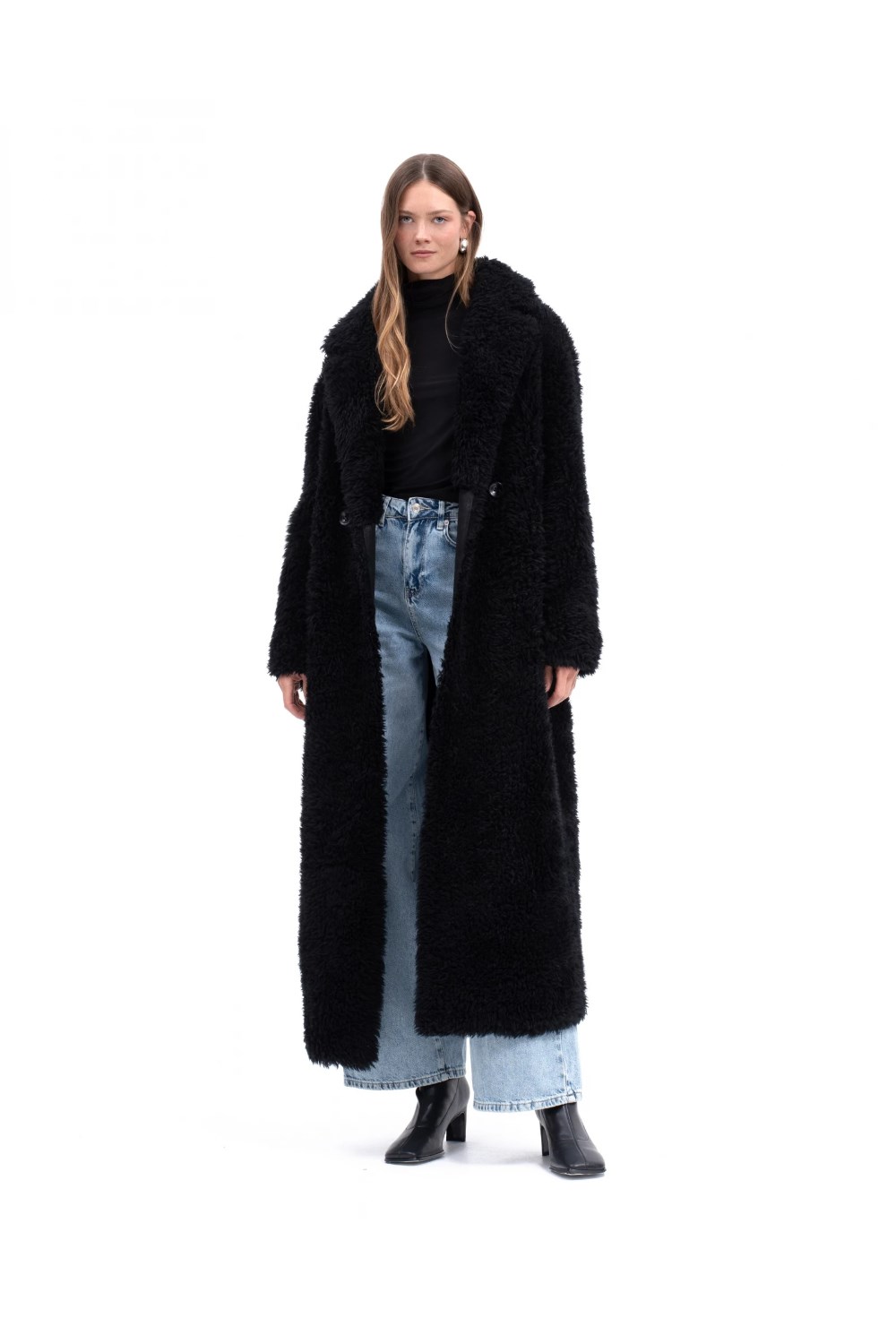 Шуба из натуральной шерсти - фото 128169