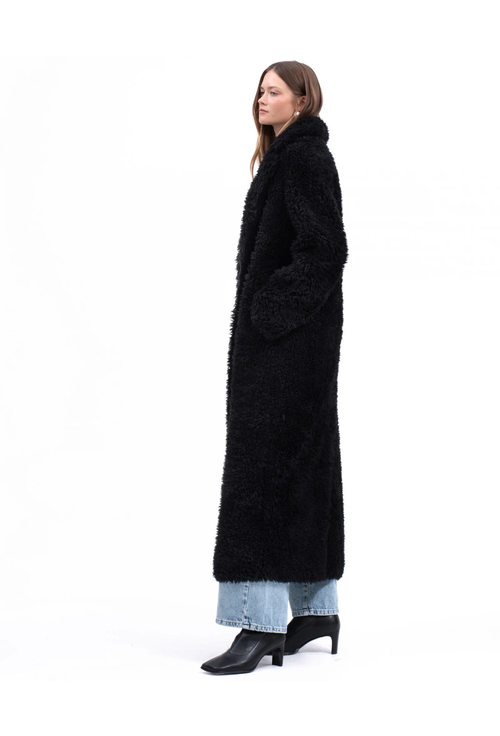 Шуба из натуральной шерсти - фото 128171