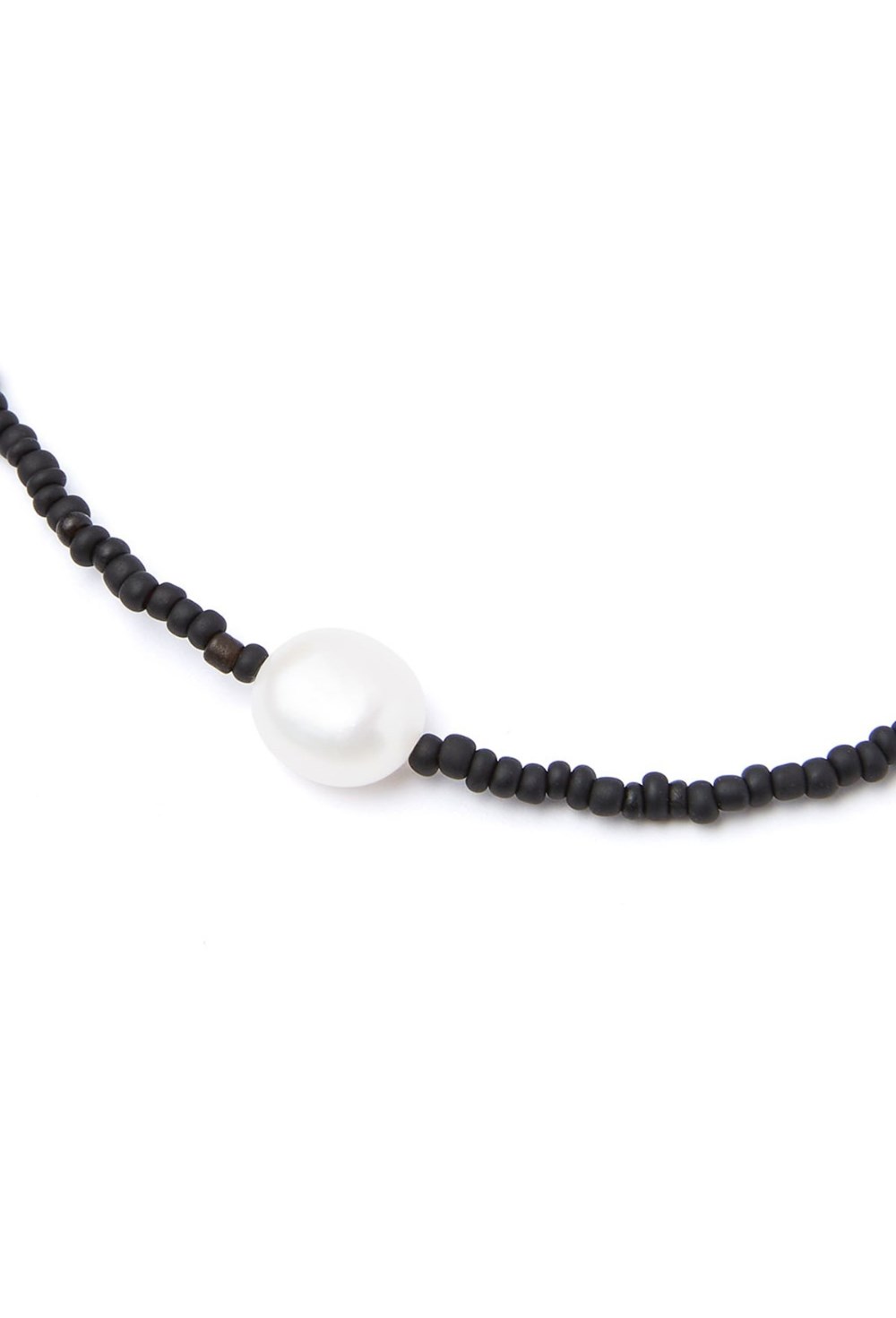 чокер из черного бисера с барочной жемчужиной - фото 128500