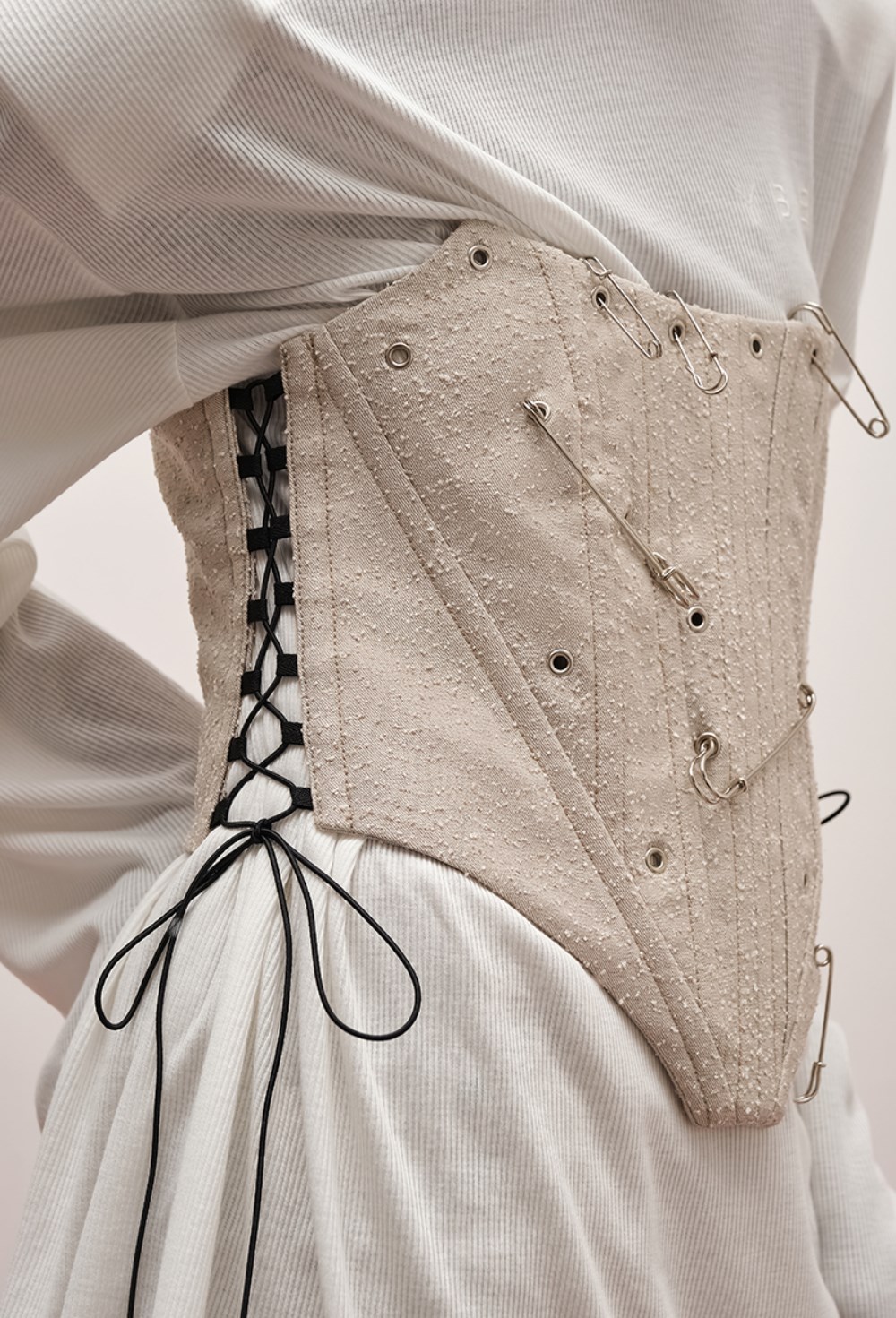 Корсет с булавками - фото 128764