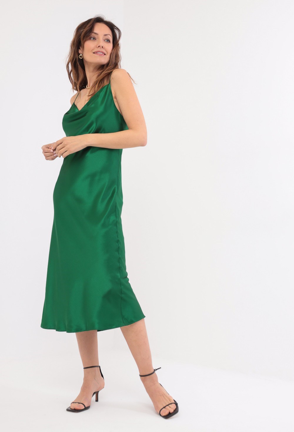 Зеленое шелковое платье - фото 128926
