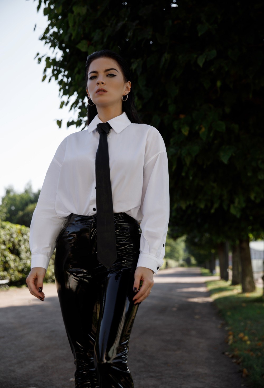 Брюки лаковые - фото 129310