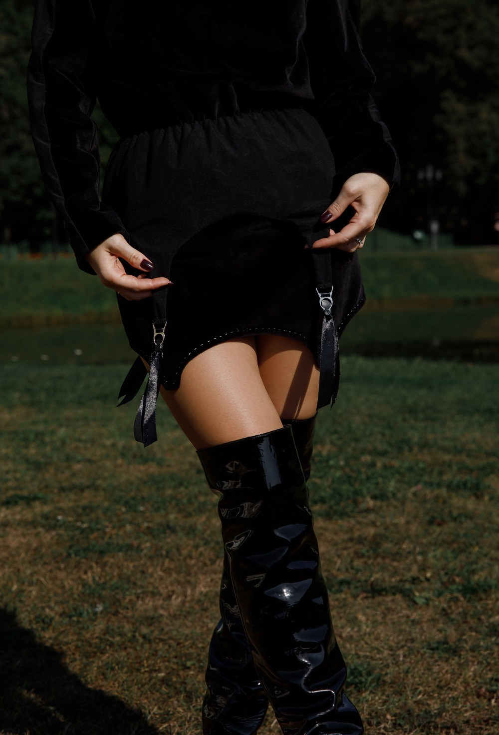 Платье бархатное с подвязами - фото 129330