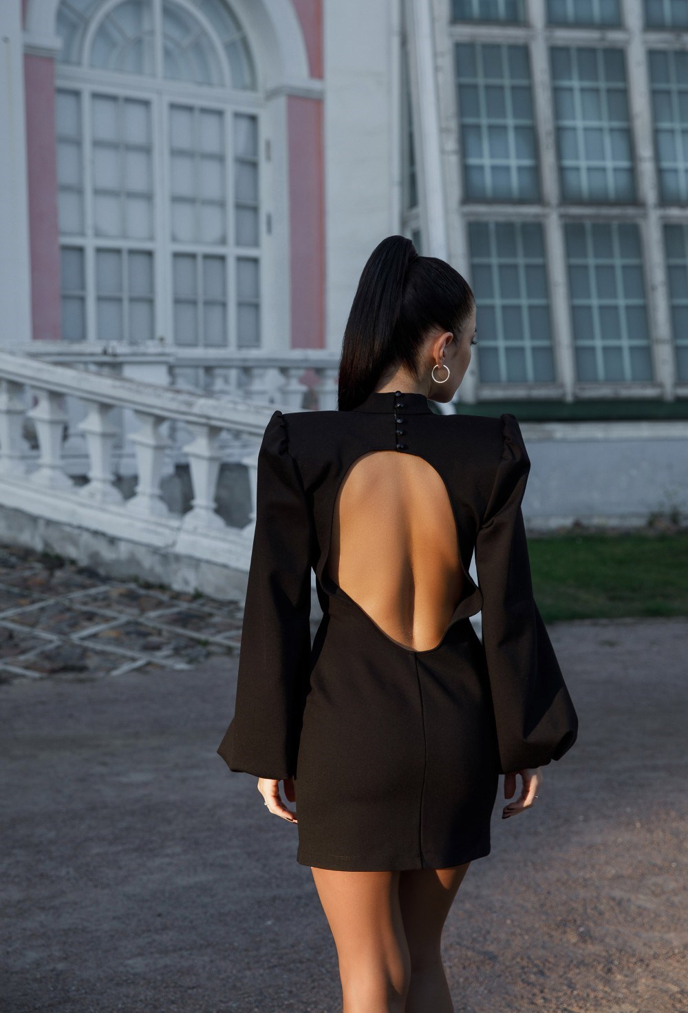 Платье с открытой спиной - фото 129357