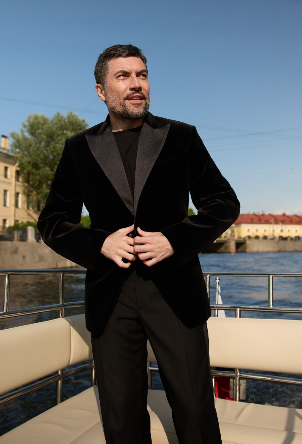 Бархатный смокинг - фото 129435