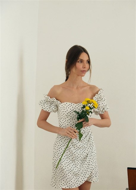 платье корсетного кроя с мелкий горошек - фото 12990
