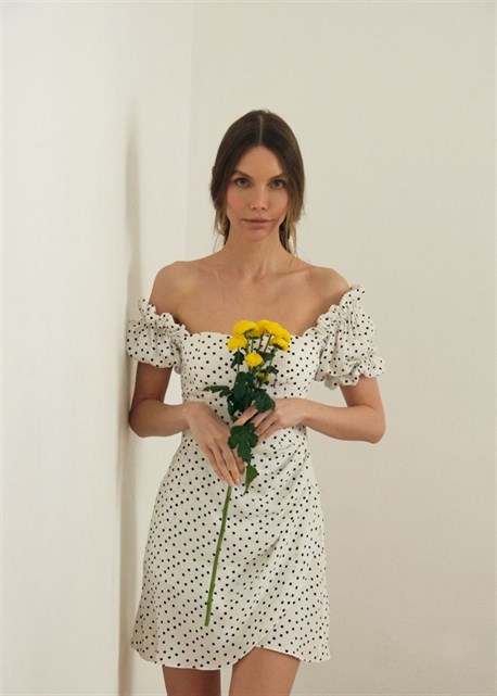 платье корсетного кроя с мелкий горошек - фото 12992