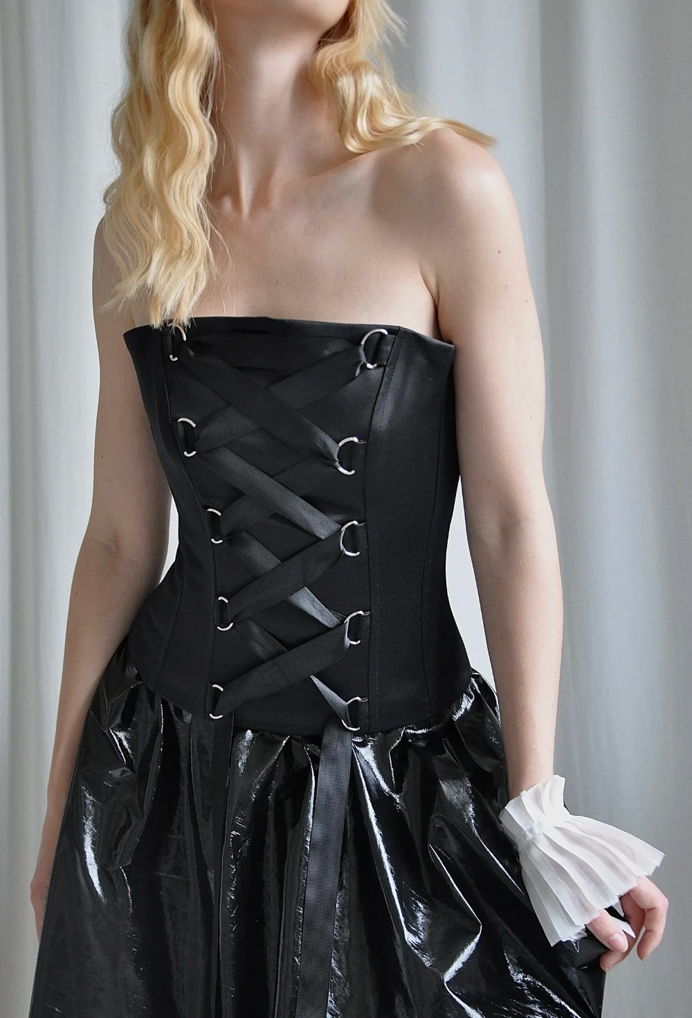 Корсет с акцентной шнуровкой - фото 130037