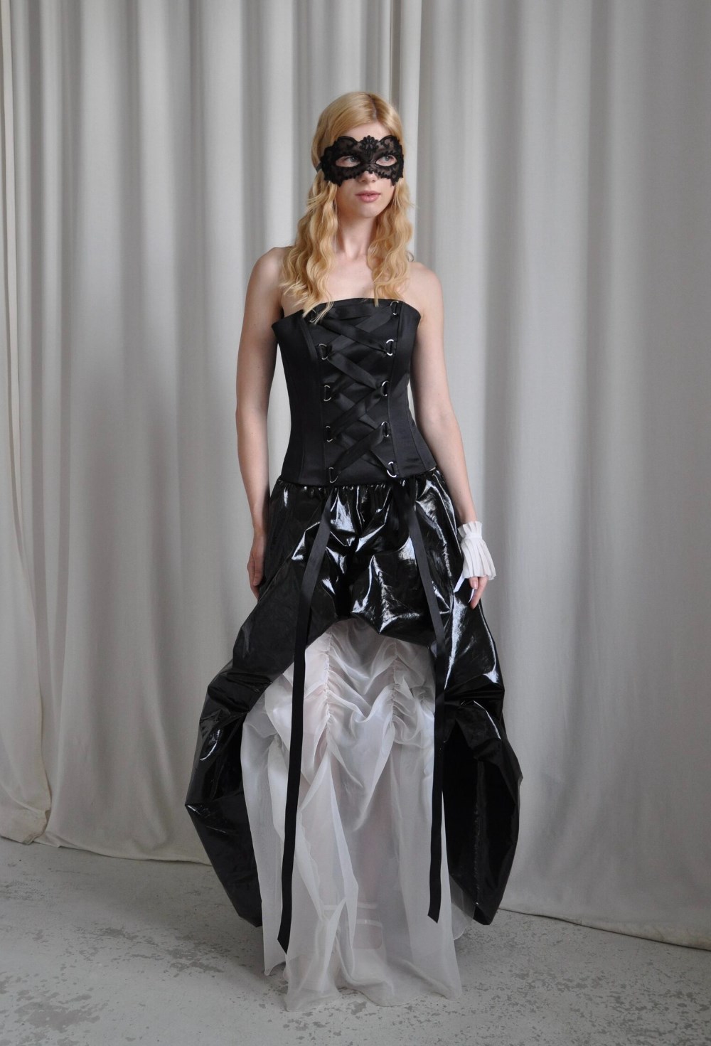 Корсет с акцентной шнуровкой - фото 130042