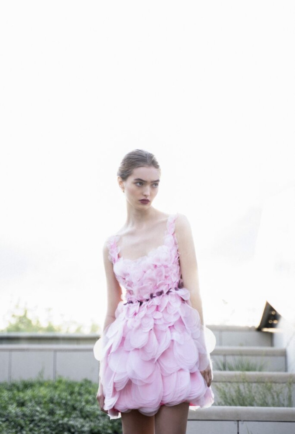 Платье из лепестков - фото 130294