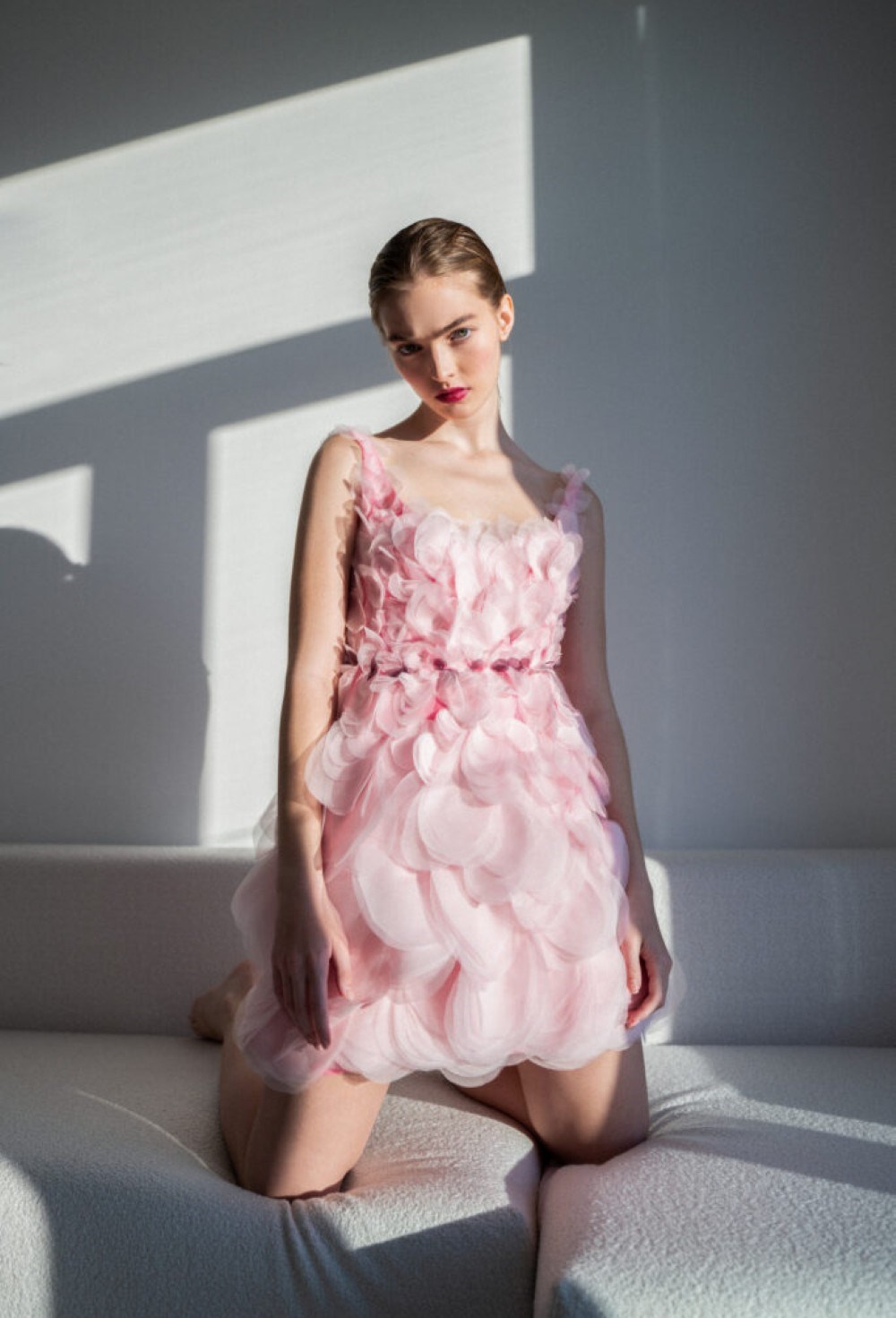 Платье из лепестков - фото 130296