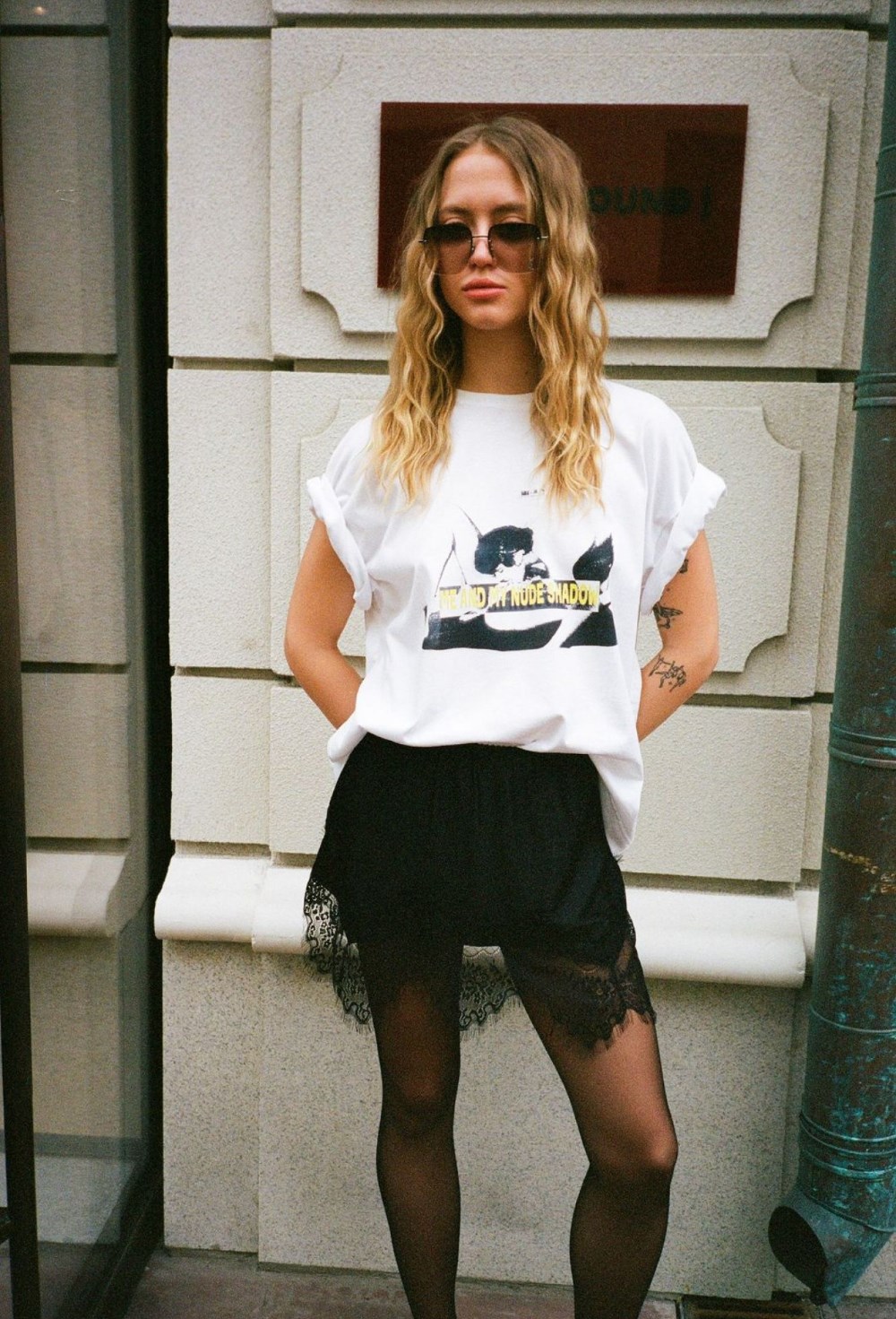 футболка ME AND MY NUDE SHADOW - фото 131165