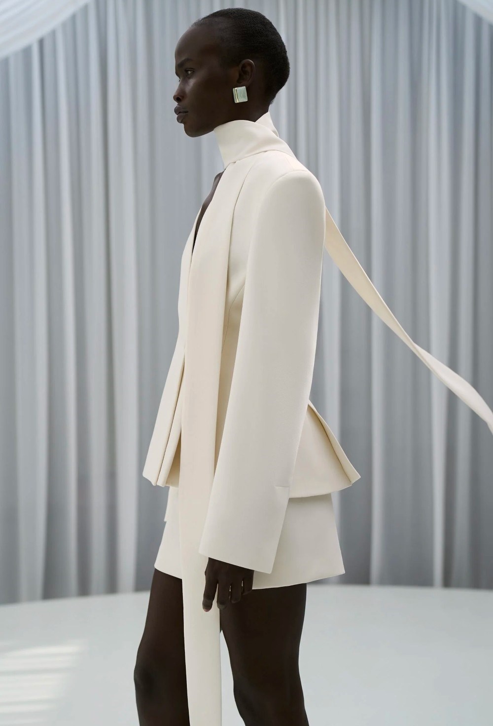 Жакет приталенный с шарфом - фото 132087