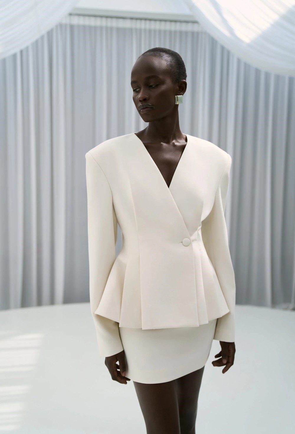 Жакет приталенный с шарфом - фото 132089