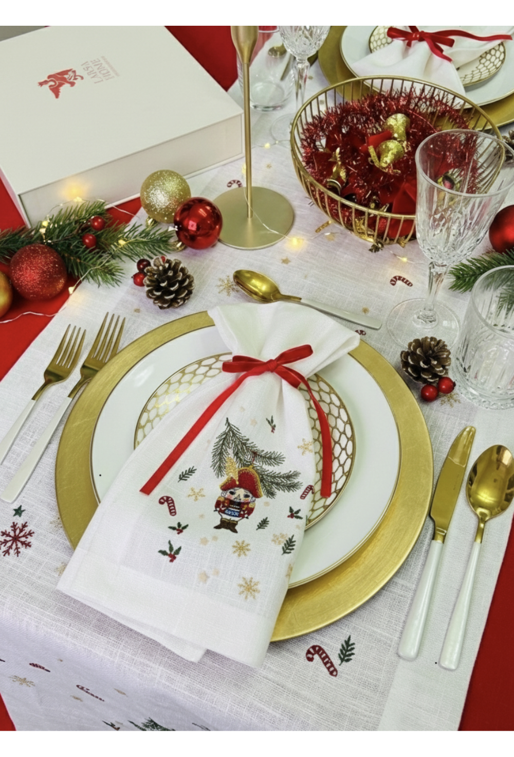 Салфетки с вышивкой "Щелкунчик" - фото 133248