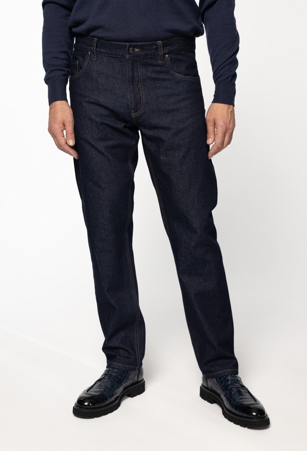 Джинсы из итальянского денима - фото 133839