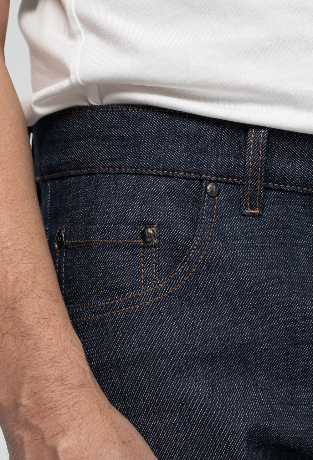 Джинсы из итальянского денима - фото 133845