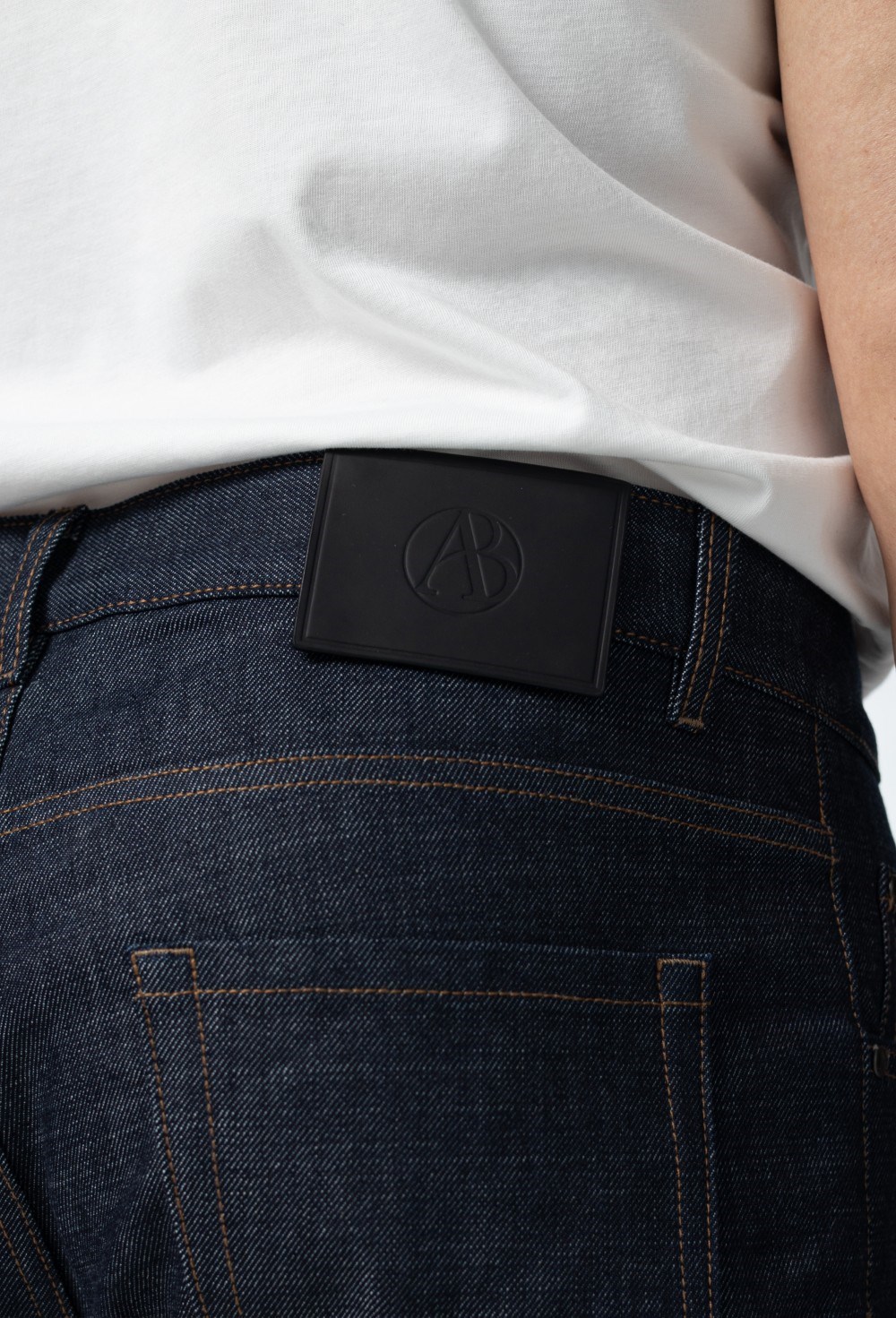 Джинсы из итальянского денима - фото 133846