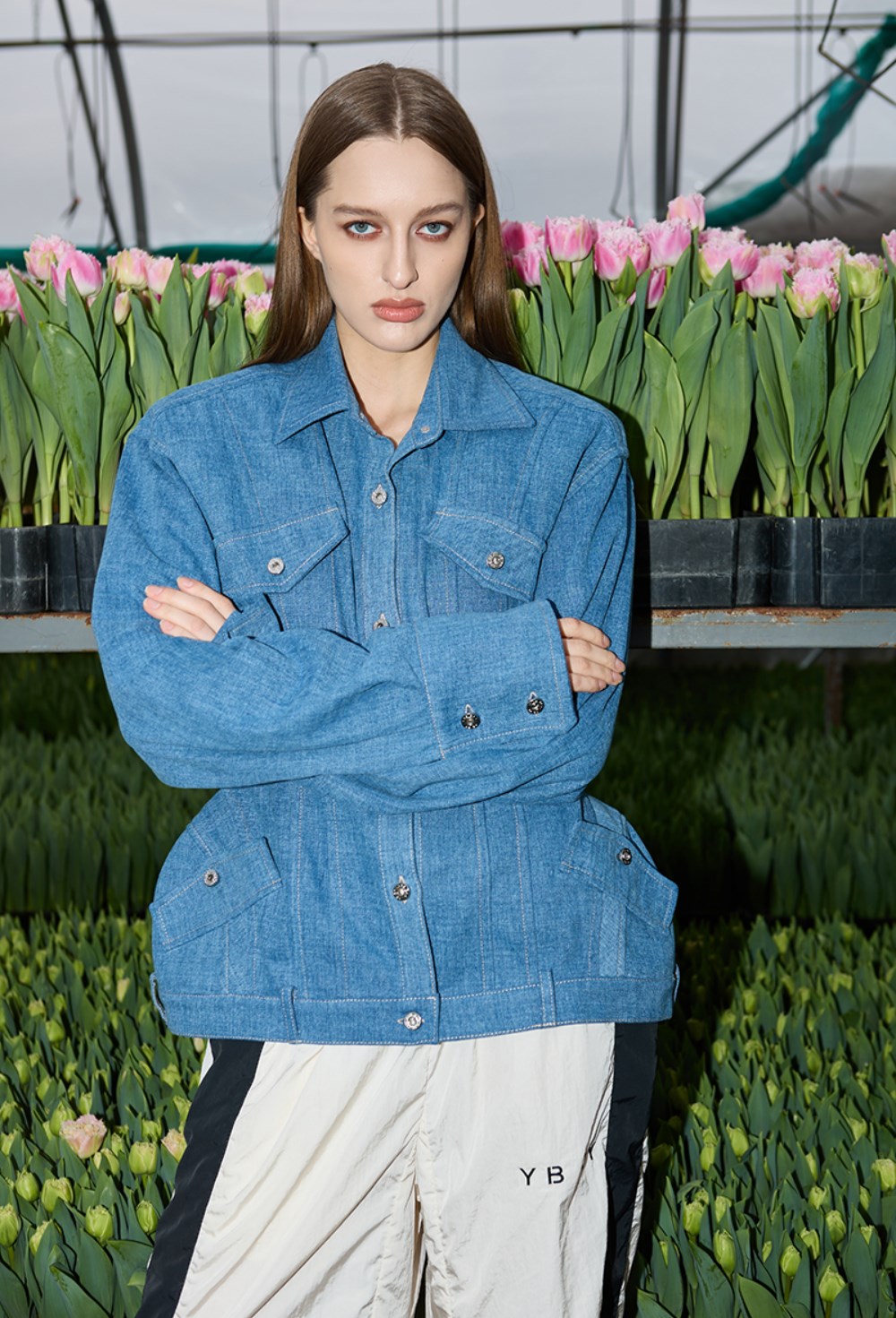 Рубашка с баской джинсовая синего цвета - фото 136684