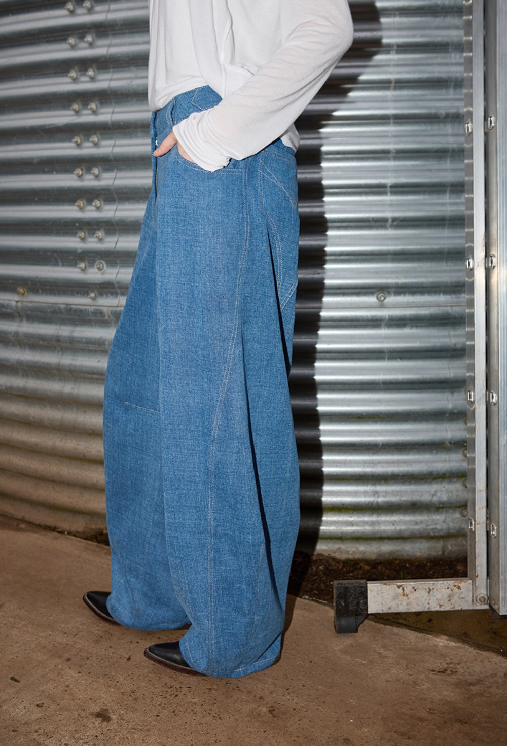 Джинсы Классик блю синего цвета - фото 136689