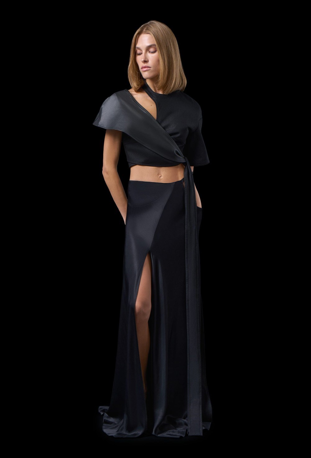 Асимметричный топ из кожи и денима - фото 137152