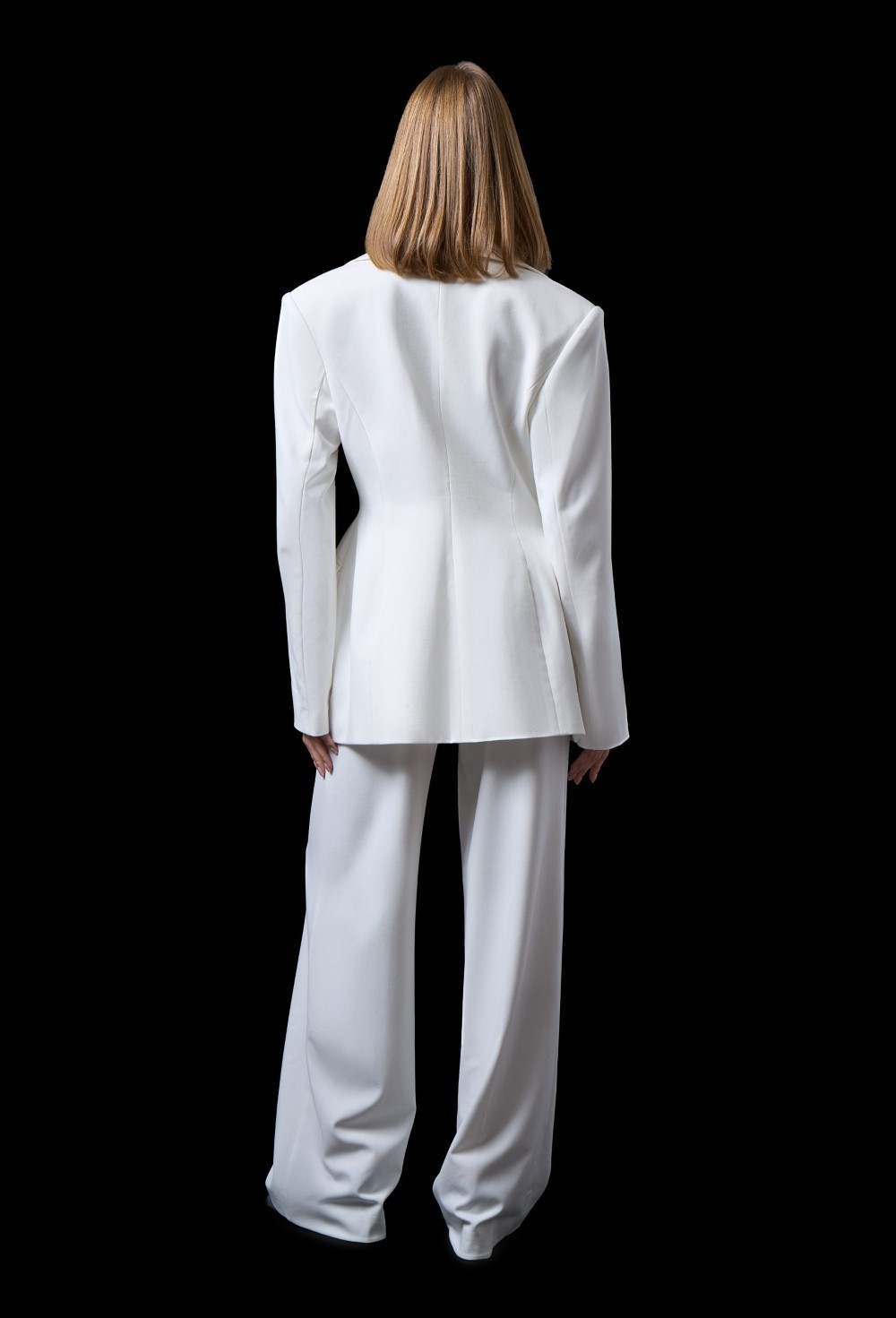 Приталенный белый жакет - фото 137161