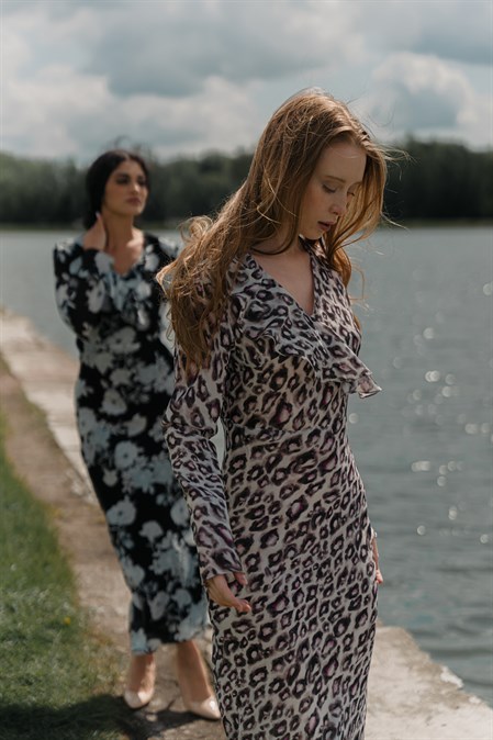 Платье из атласного шелка - фото 48774