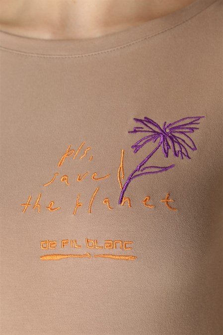 Джемпер с вышивкой - фото 48986