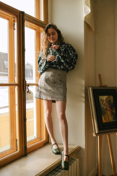 Юбка-мини из жаккарда гусиная лапка с вышивкой "ягоды" - фото 49038