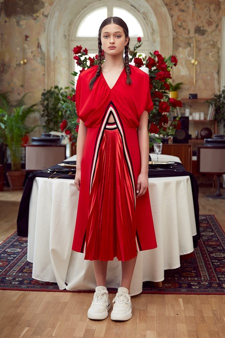 Платье с вырезом красное - фото 49253