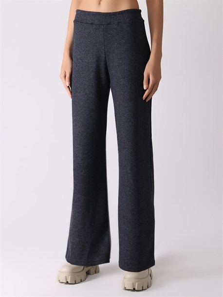 Костюм трикотажный с брюками - фото 50443