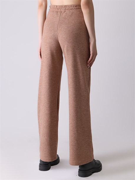 Костюм трикотажный с брюками - фото 50465