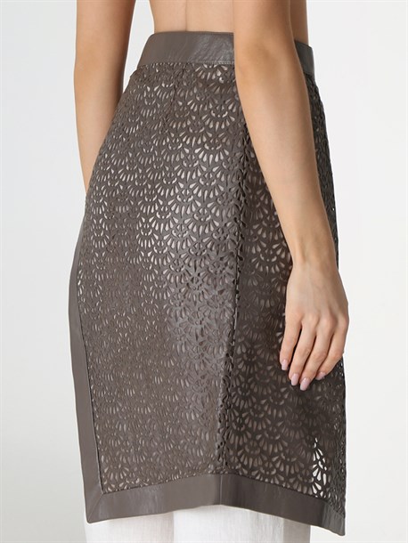 Фартук из перфорированной кожи - фото 50536