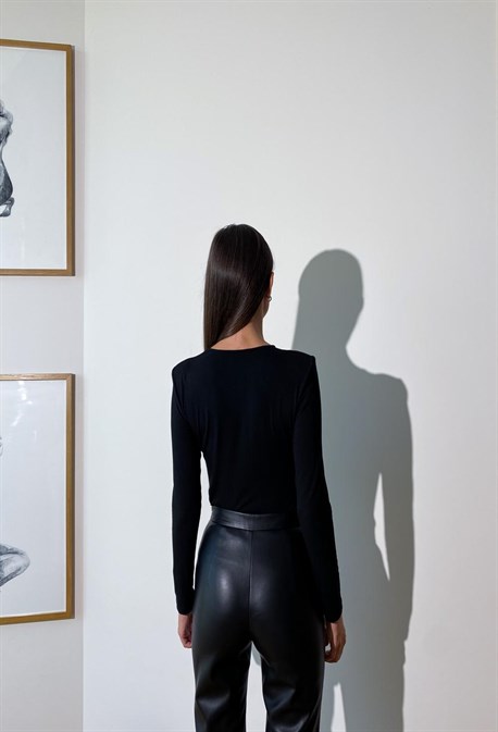 Лонгслив из итальянской вискозы и шерсти с подплечником - фото 50590