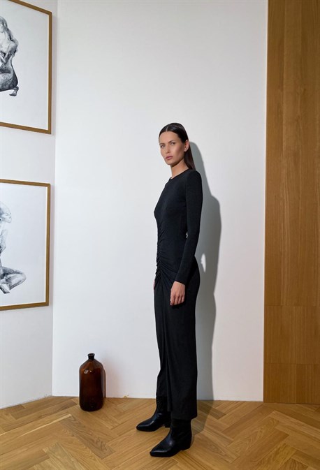 Платьте макси со сборкой из итальянской вискозы - фото 50607