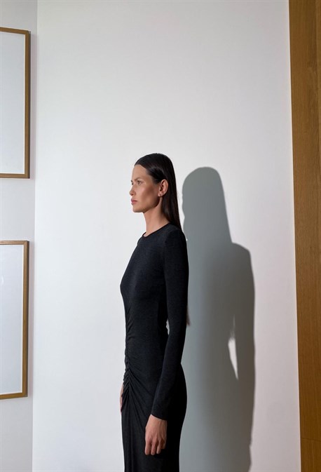 Платьте макси со сборкой из итальянской вискозы - фото 50609