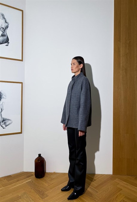 Бомбер из итальянского шерстяного твида - фото 50625