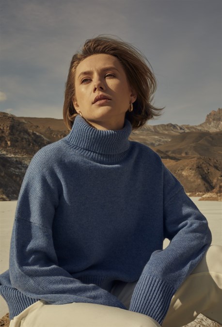 Свитер из кашемира и шерсти в стиле оверсайз - фото 55887