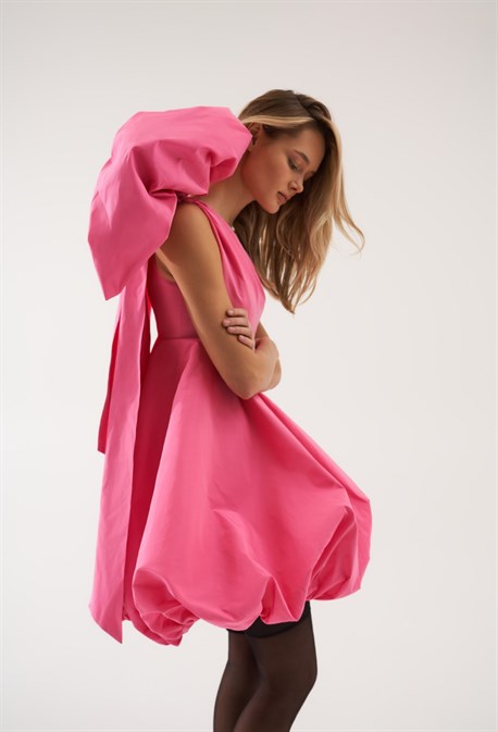 Платье розовое с бантом - фото 56475