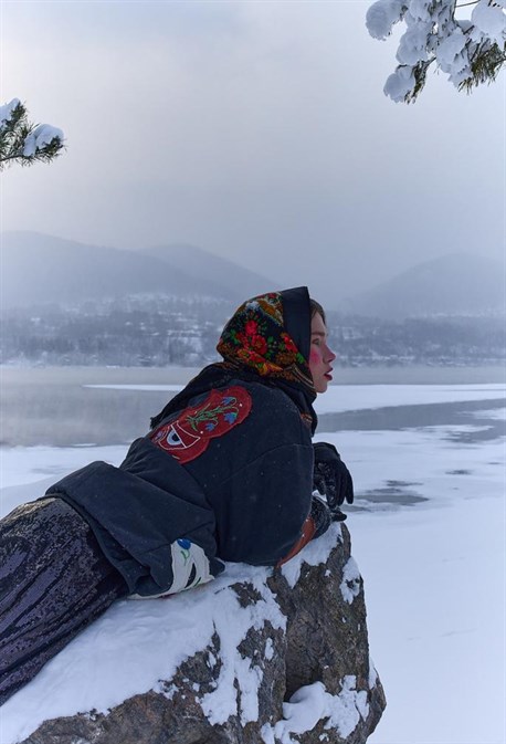 Фуфайка с ручной вышивкой - фото 57680 Фуфайка с ручной вышивкой - фото 57680