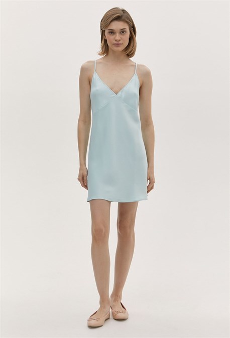 Сорочка с глубоким вырезом - фото 57951