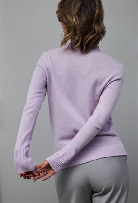 Свитер с круглым воротом - фото 61437 Свитер с круглым воротом - фото 61437