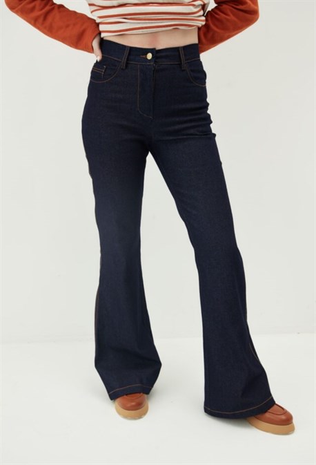 Джинсы клеш с высокой талией - фото 61442 Джинсы клеш с высокой талией - фото 61442